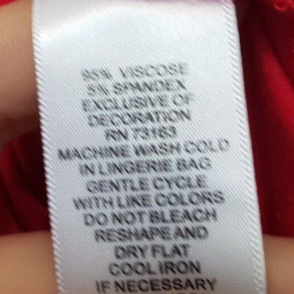 Cable & Gauge Womens M Top Long Split Sleeve Cold Shoulder Red Black Bling - Picture 6 of 6